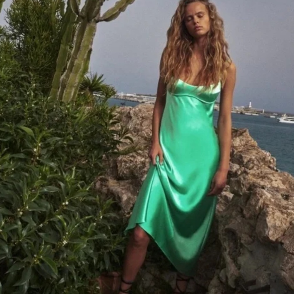 Viral Zara dress green size small